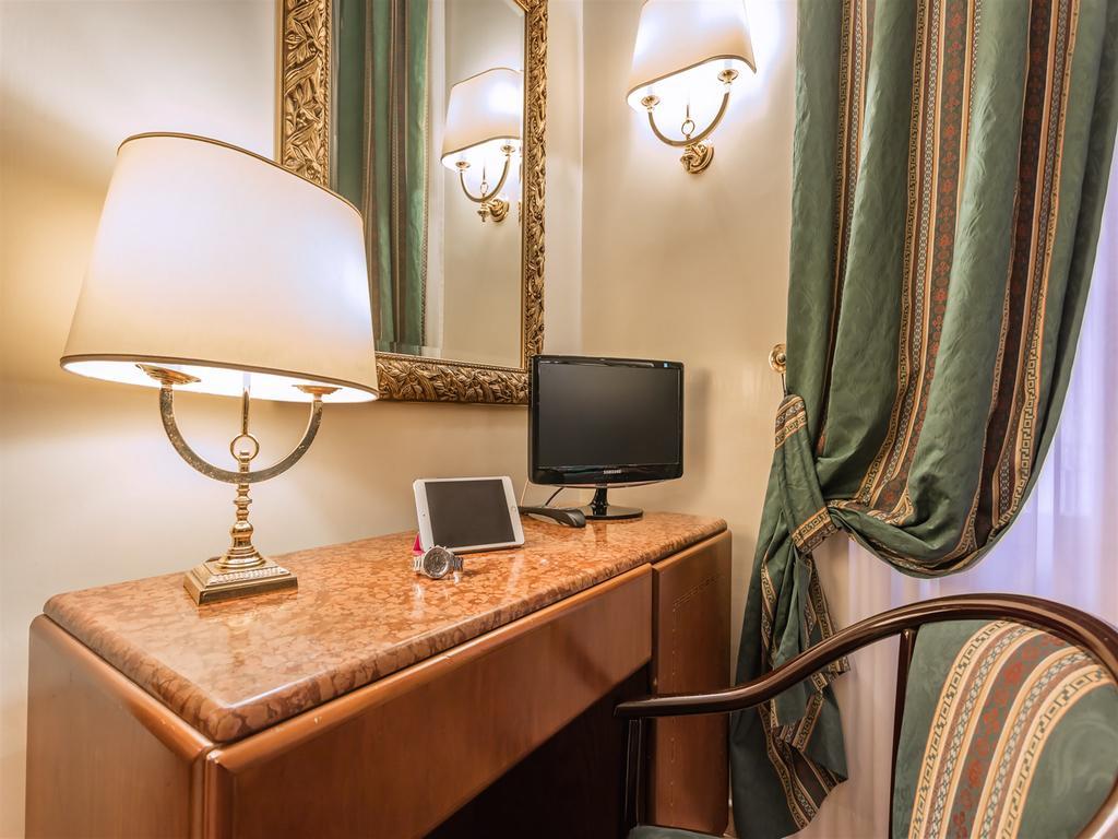 Hotell Raeli Luce 4*