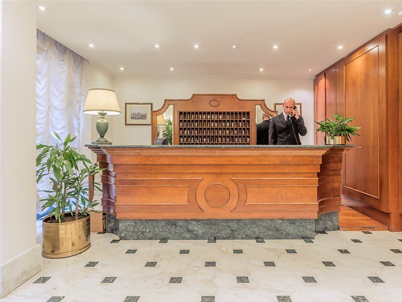Raeli Luce Hotell