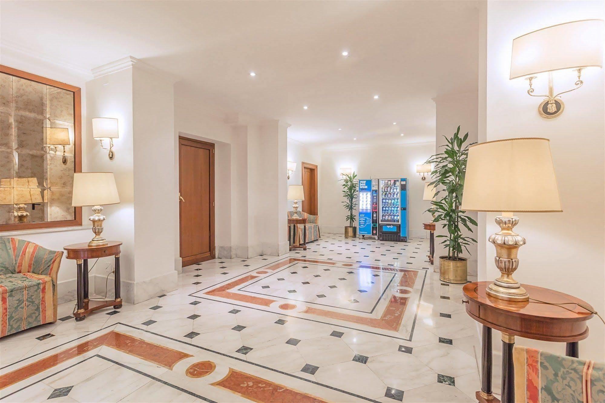 Hotell Raeli Luce 4*