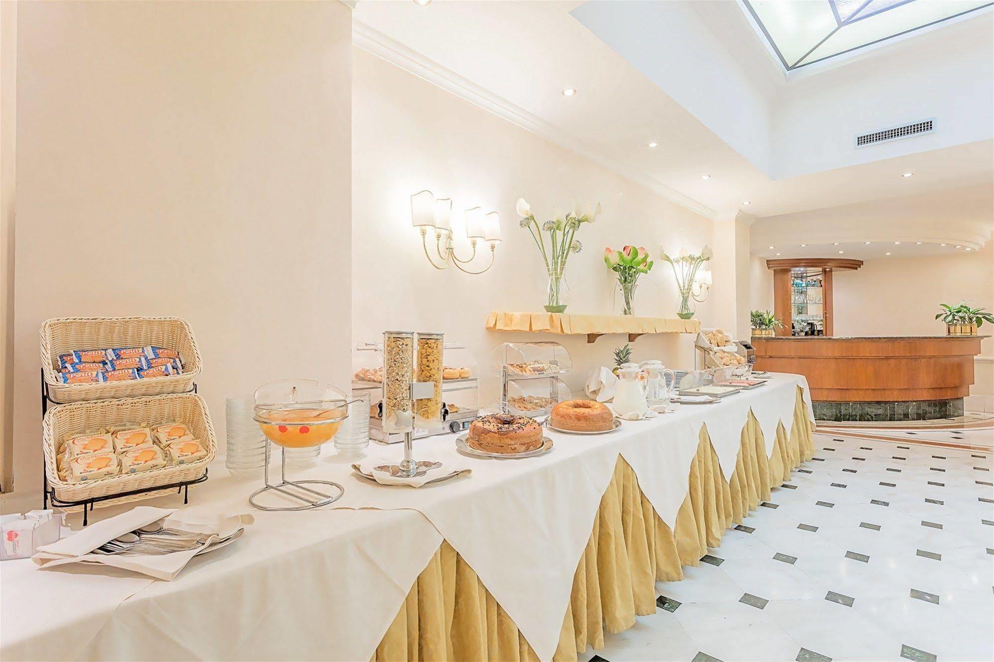 Hotell Raeli Luce 4*