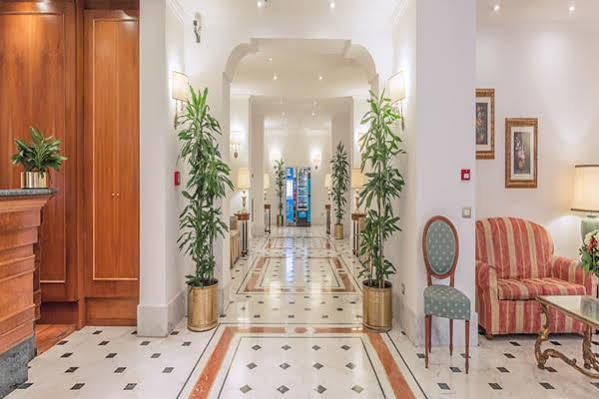 Hotell Raeli Luce 4*